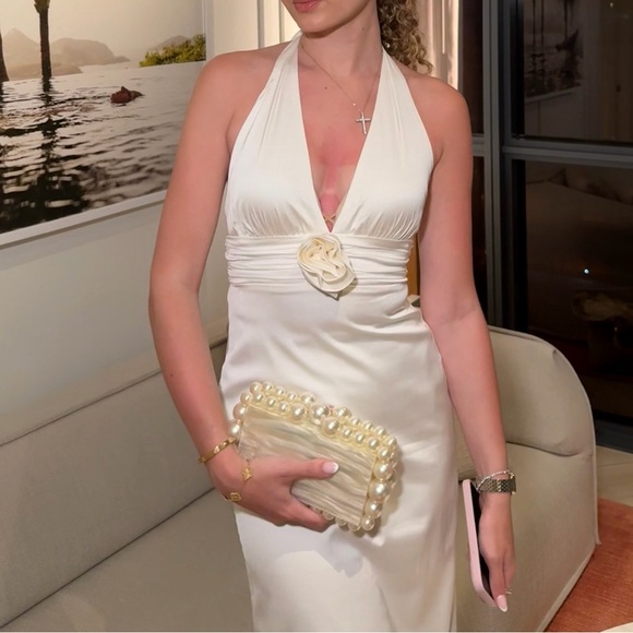 Abercrombie & Fitch Dresses & Skirts - Abercrombie white rosette halter midi dress